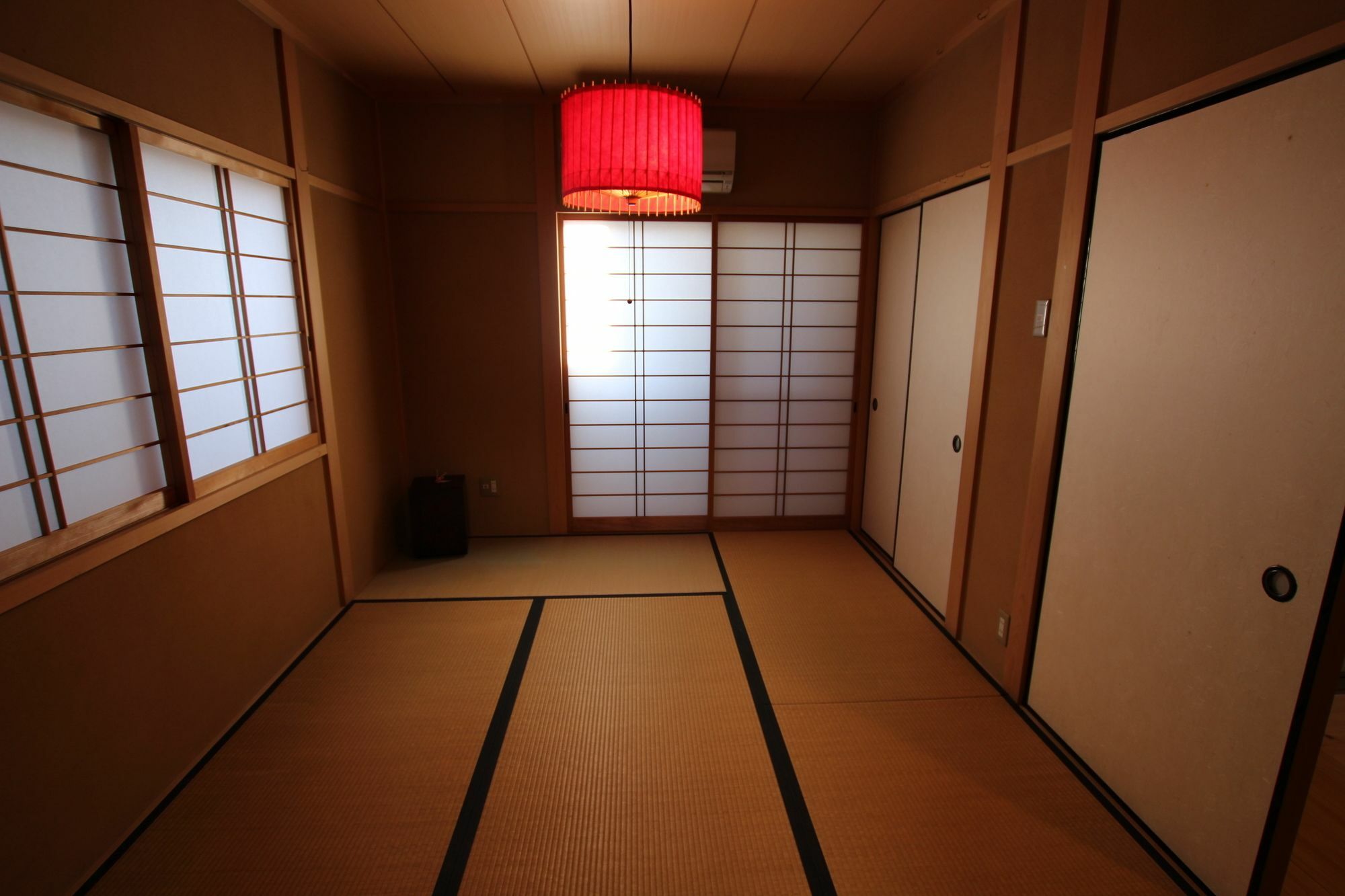Nagomiya Kamishichiken 和み家 上七軒